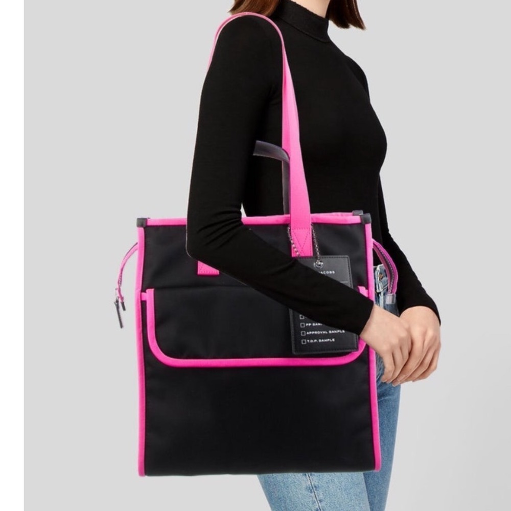 MARC JACOBS Black Nylon Neon Pink Trim Large North South Tote Bag Handbag - Picture 5 of 8